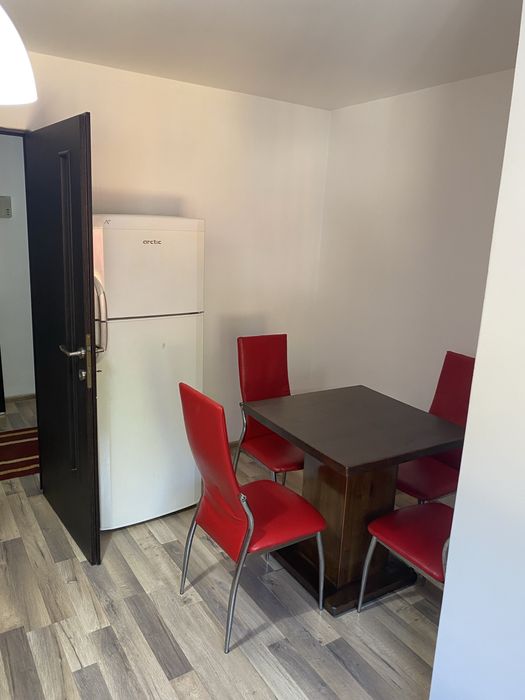Inchiriez Apartament 2 Camere Resita Piata Sud