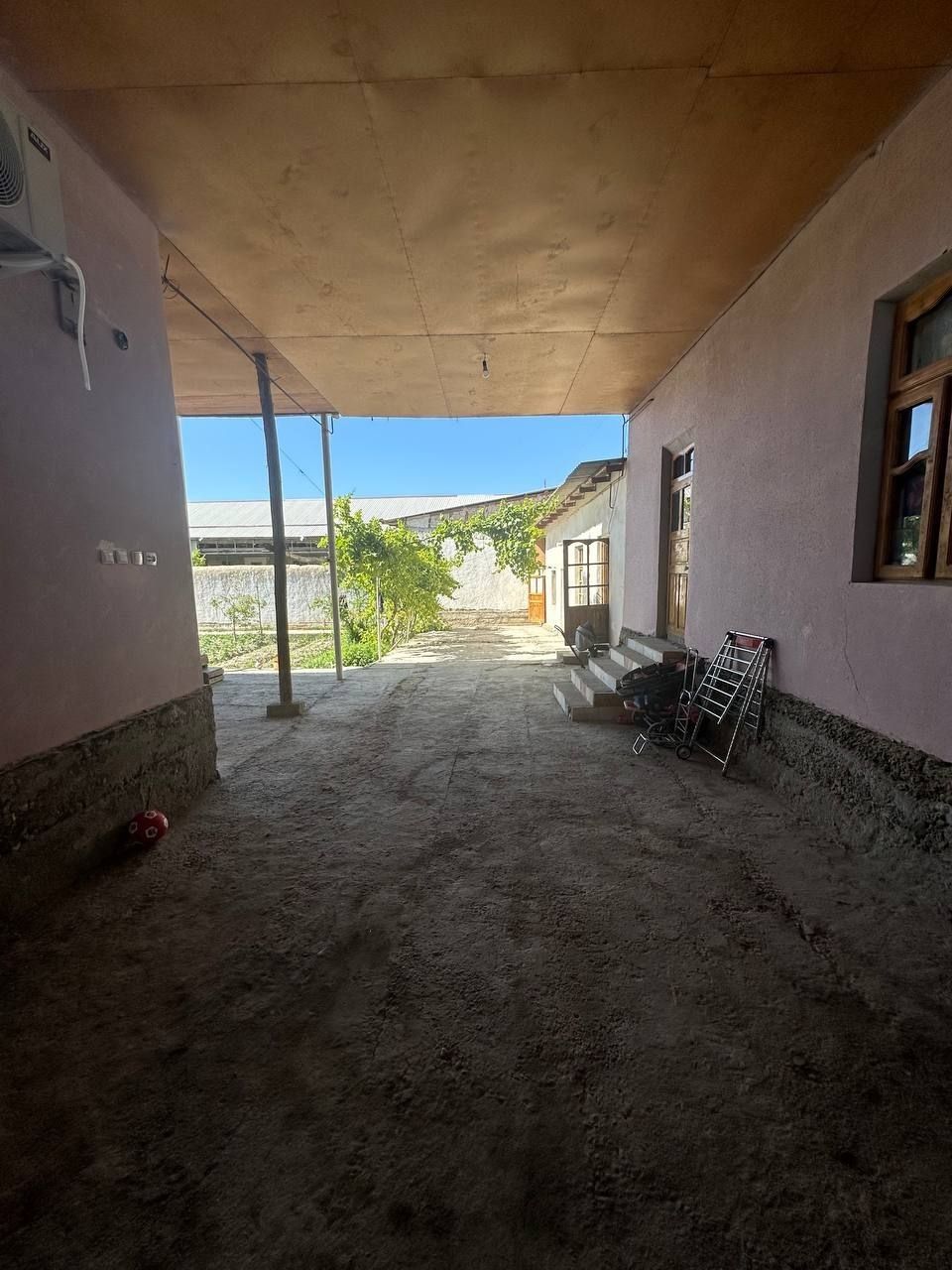 Hovli tezda sotiladi