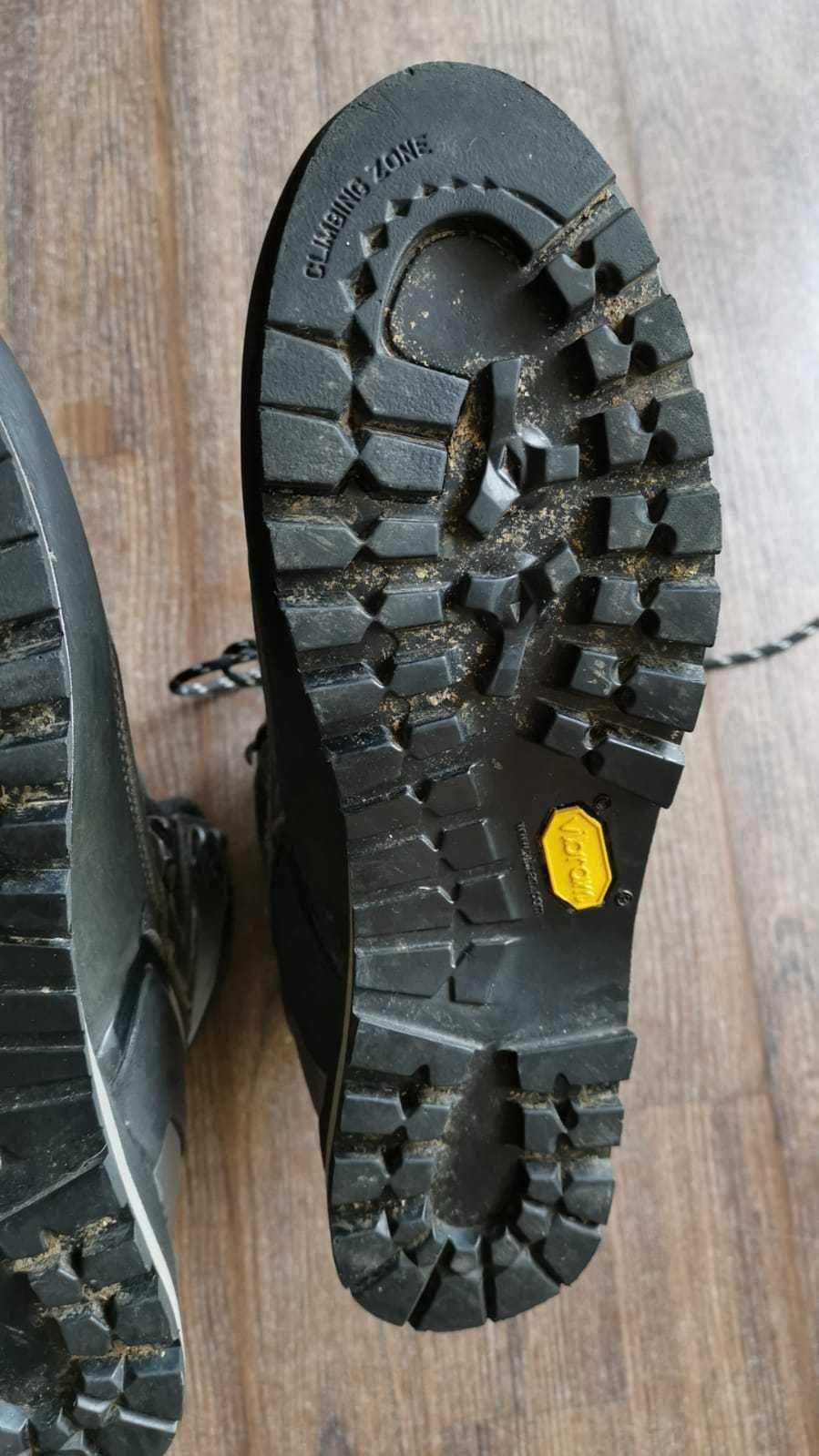 Bocanci  munte Raichle Mammut GTX vibram Goretex nr 37.5