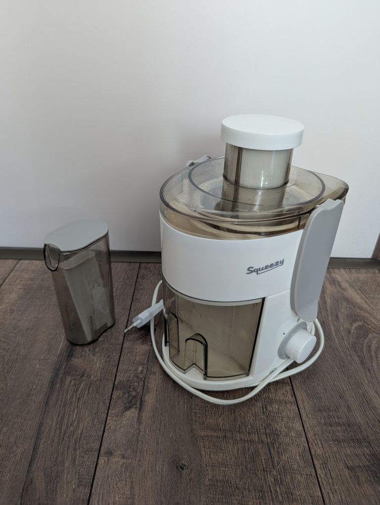 Сокоизстисквачка First Austria Squeezy 250W, 250мл