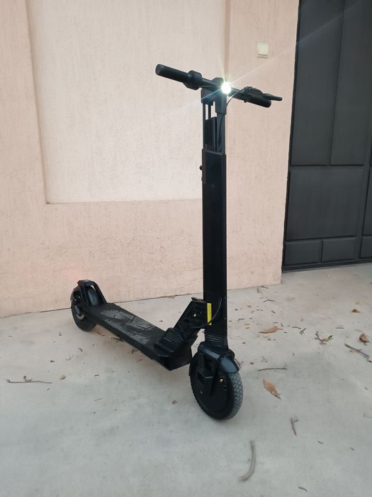 Продаю KUGOO KIRIN HX PLUS проктический новый пробег 80км .