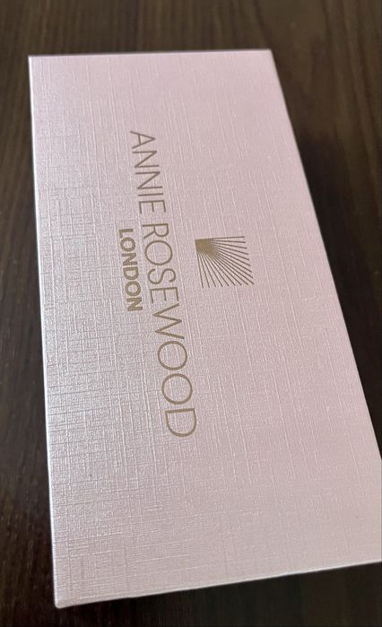 Annie Rosewood LONDON