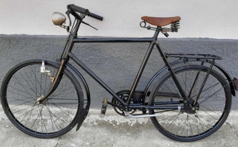 Bicicleta veche 1947