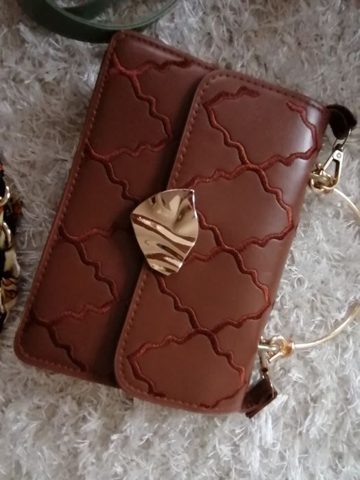 Дамски чанти/клъчове