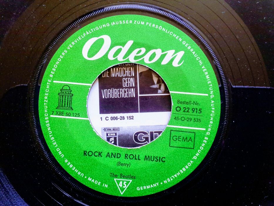 Colectie discuri vinil anii 1960 Prețul fix Se vinde toată colecția.