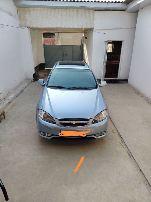 Автомобмиль гентра