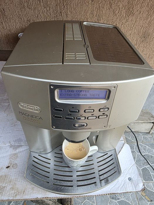 Vând expresor de cafea Delonghi Magnifica Automatic Cappuccino