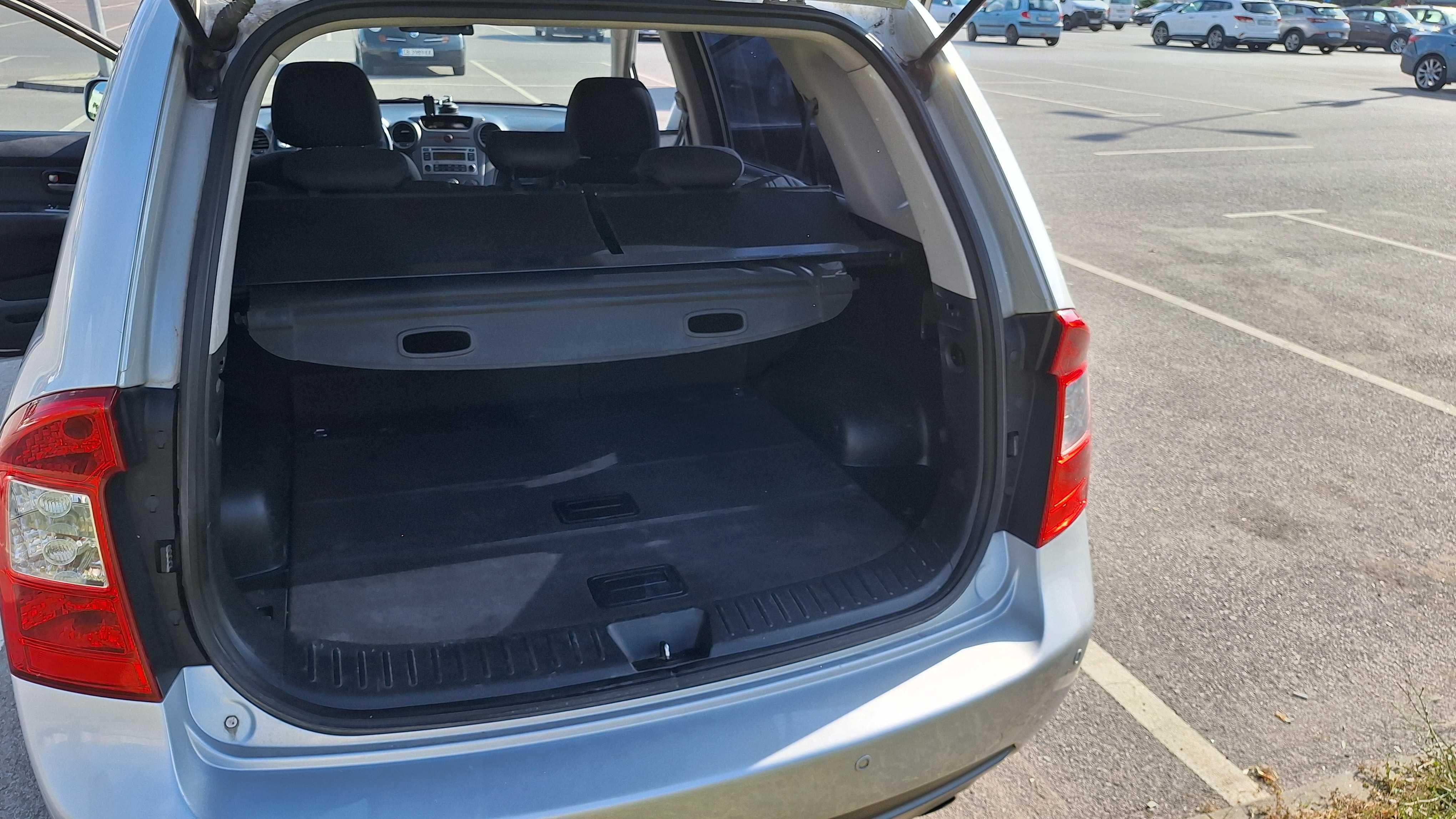 Продавам Kia Carens