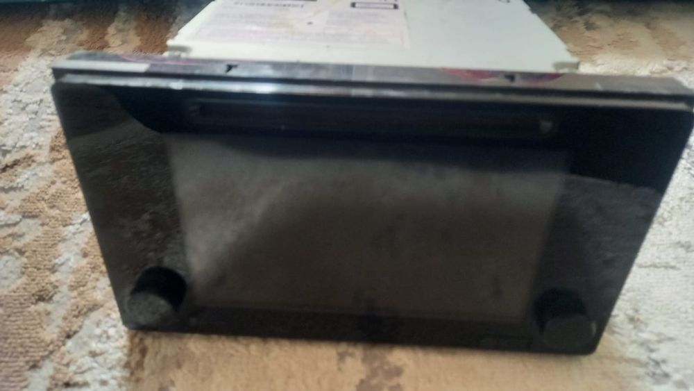 Штатный магнитофон Тойота сиена 2015