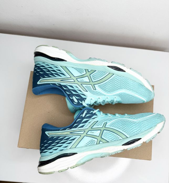 Asics Gel-Cumulus 18 (43.5) Маратонки