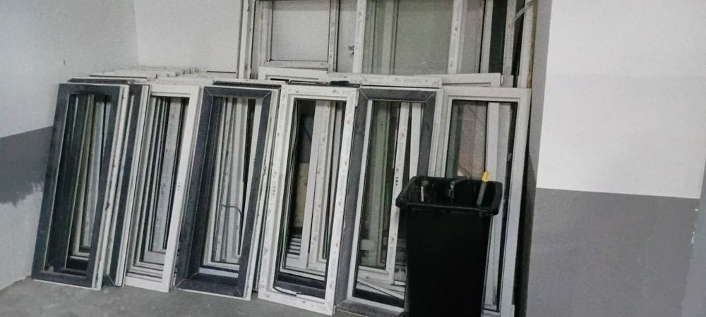 Пластиковые окна, створки, стеклопакеты