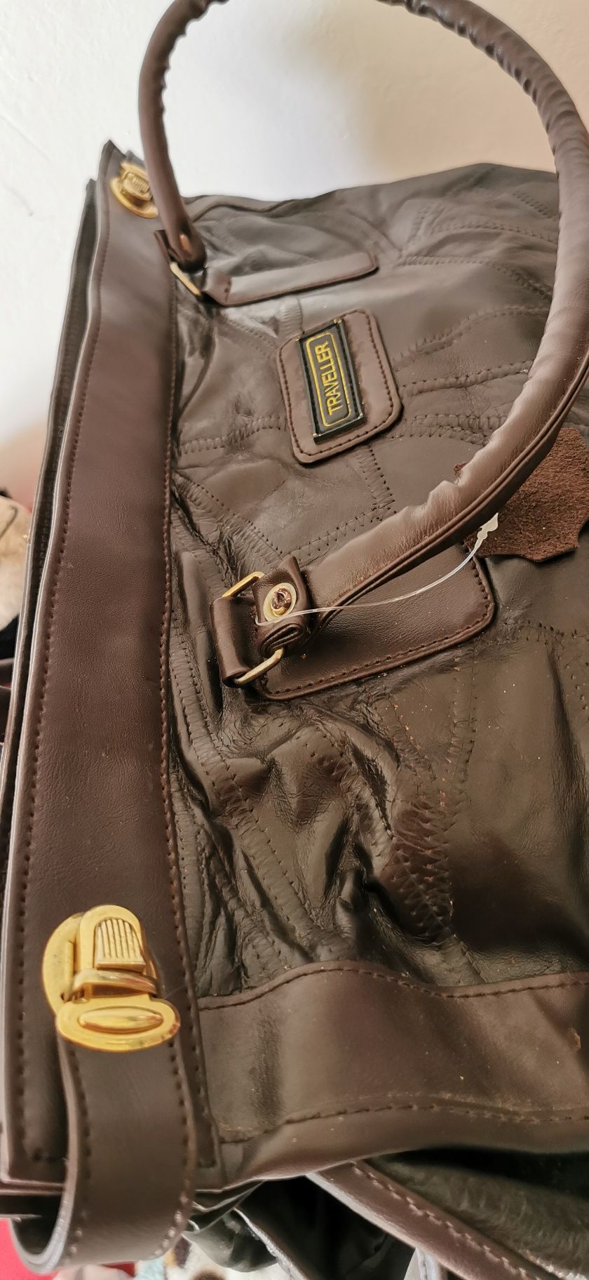 Vând geanta din piele naturala. mărime mare, maro inchis