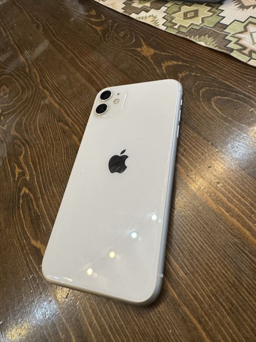 Iphone 11 (64GB) белый