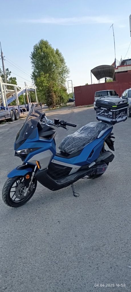 Skuter dugali m max sotiladi