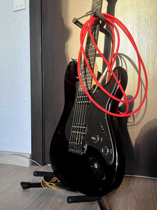 Продам электро гитару