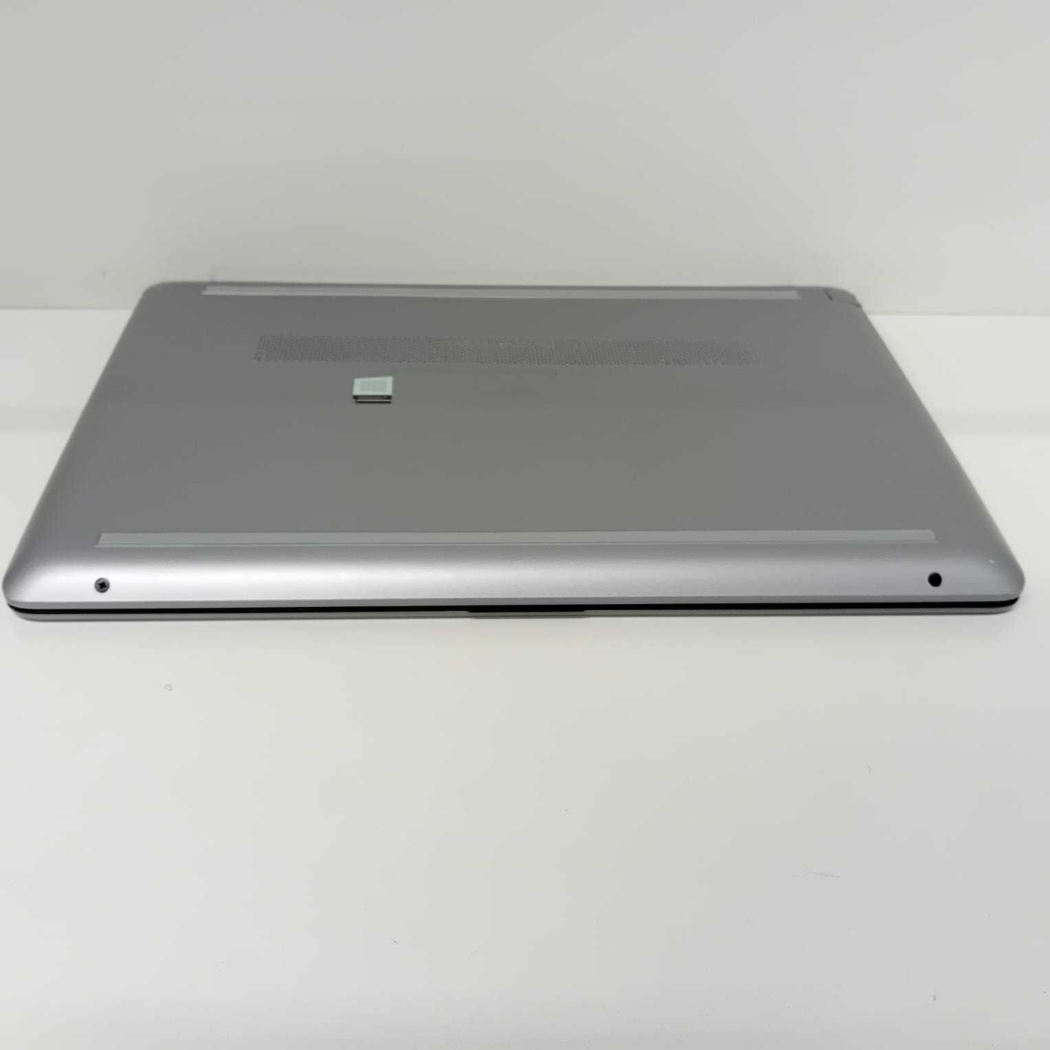 Laptop HP 250 G8 (ag 49 Esplanada b1001)