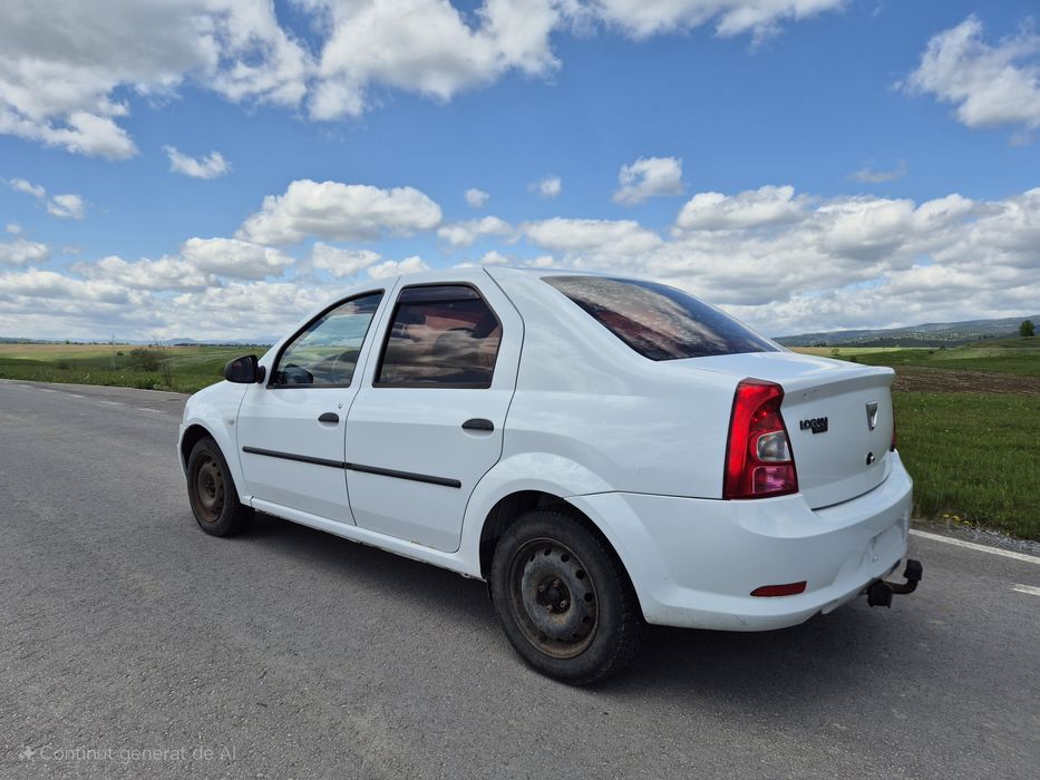 Vând Dacia Logan