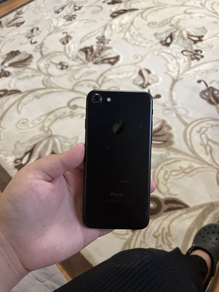 Продам iphone 7 б/у