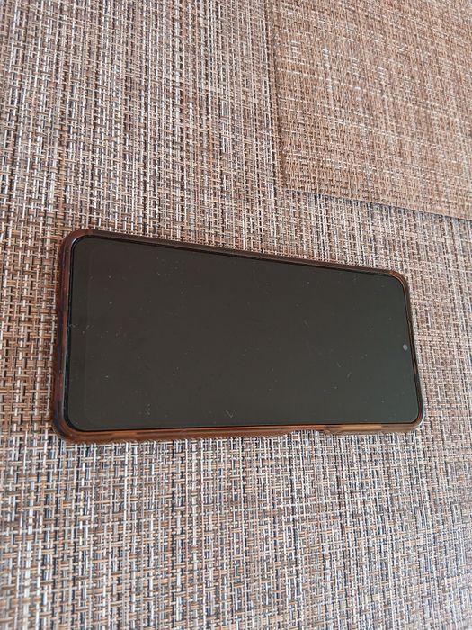 Samsung A12 -запазен за 110 лв. с калъфче и зарядно от м. СЕПТЕМВРИ