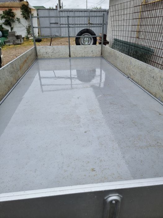 Remorcă axă dublă , 2000 kg.
