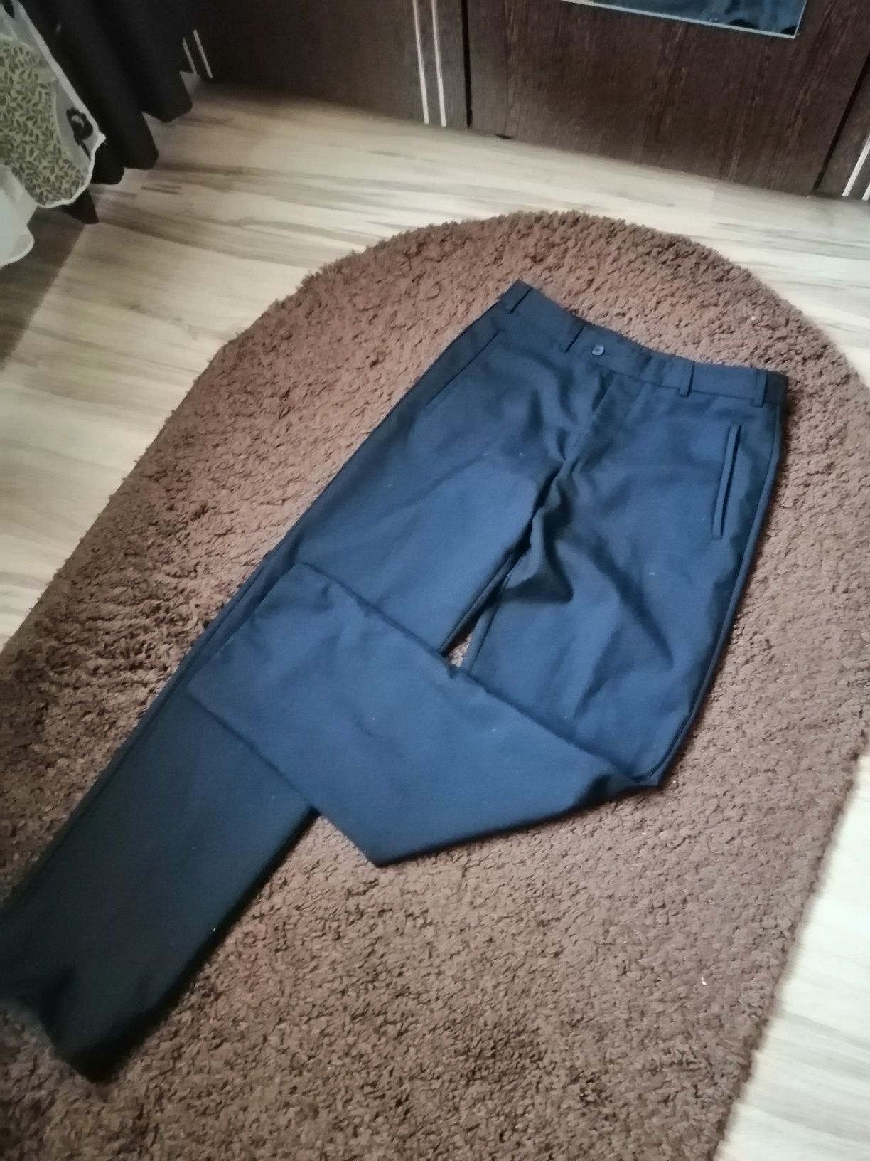 Palton marimea 38+ cadou pantaloni negri si balsam de par