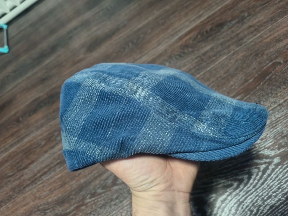 Кепи велюровая новая