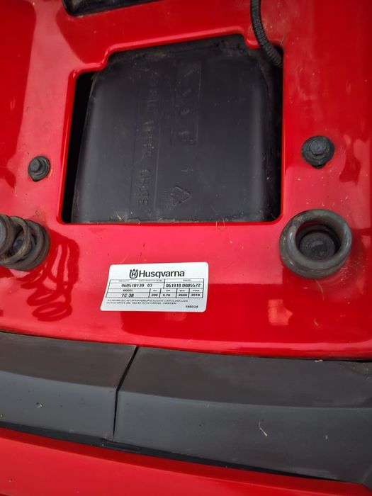 Tractor tuns iarba Husqvarna TC 38 – 2018/Briggs & Stratton/Germania