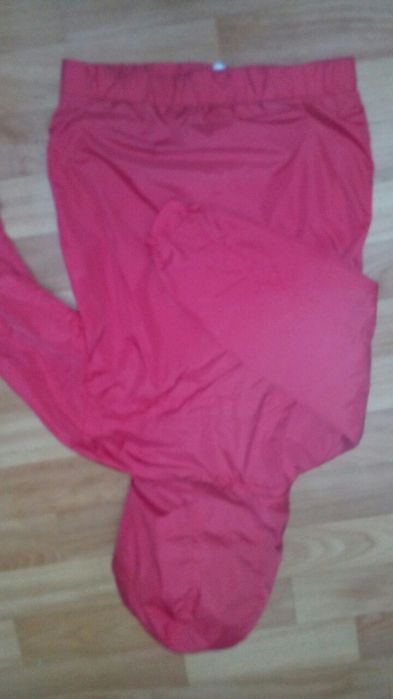 Дънки и тениска и яке