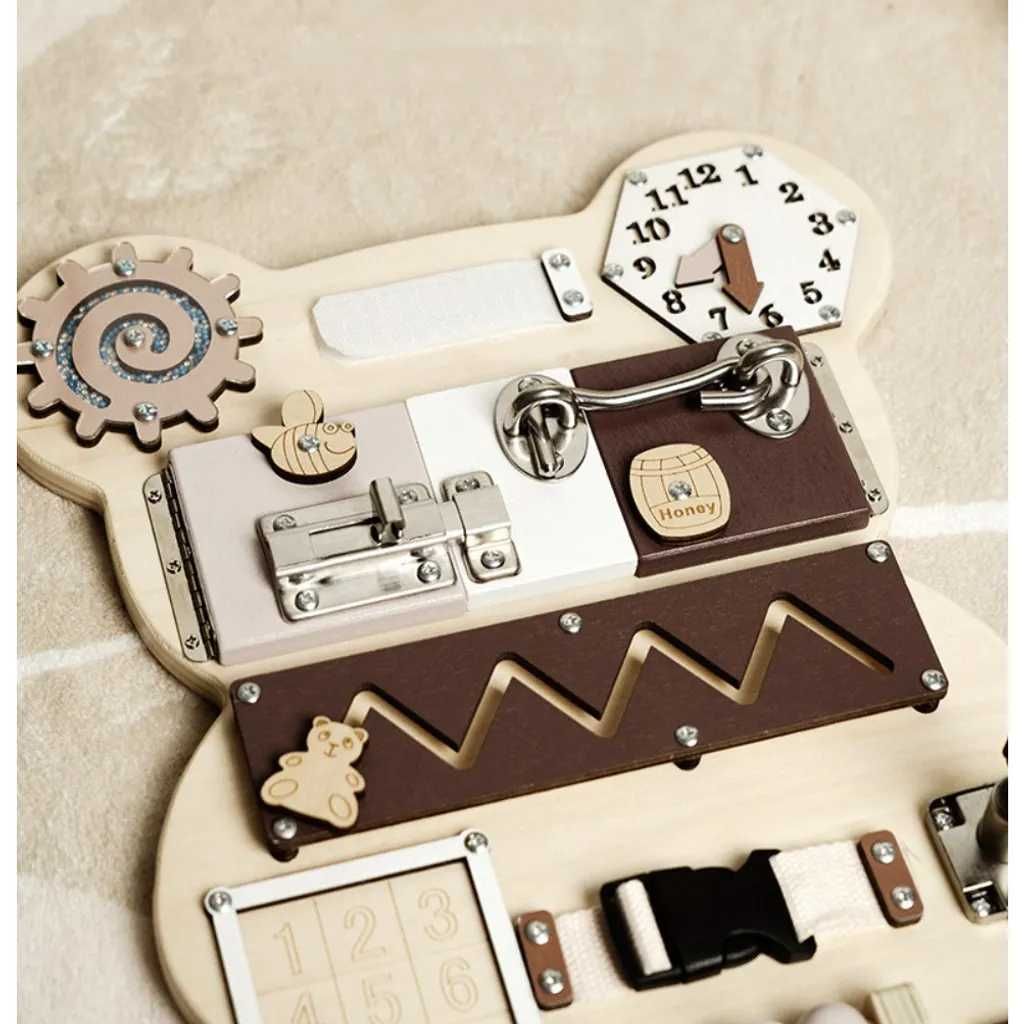 Placa senzoriala de lemn tip Montessori,Busy Board Teddy Bear,39x30 cm