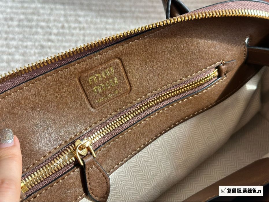 Geanta Miu Miu piele