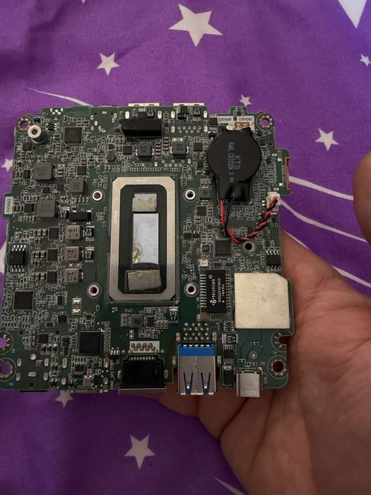 Vand placa de baza Intel NUC i3 gen 8 NUC8i3BEB