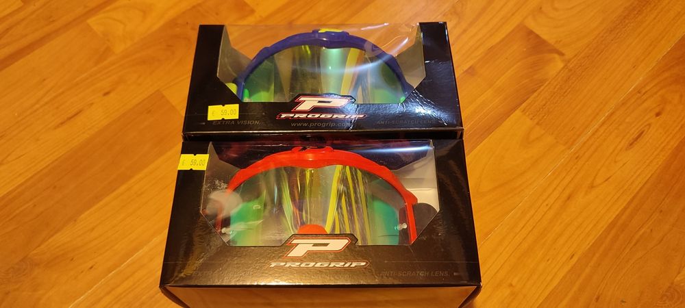 Ochelari Enduro noi la cutie