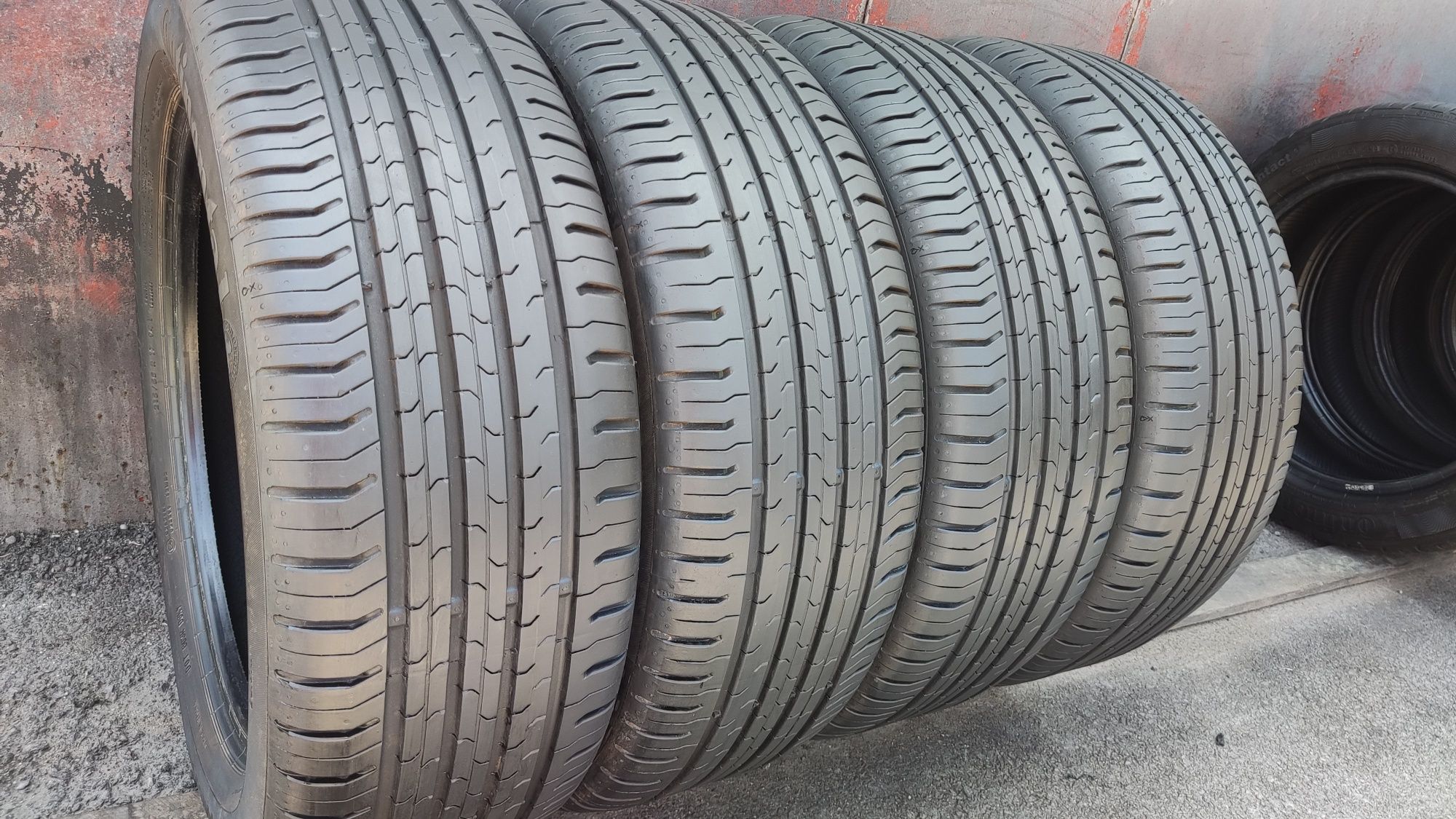 4бр. летни гуми 215/55/17 Continental Eco Contact 5, dot23 
dot23
7.8m