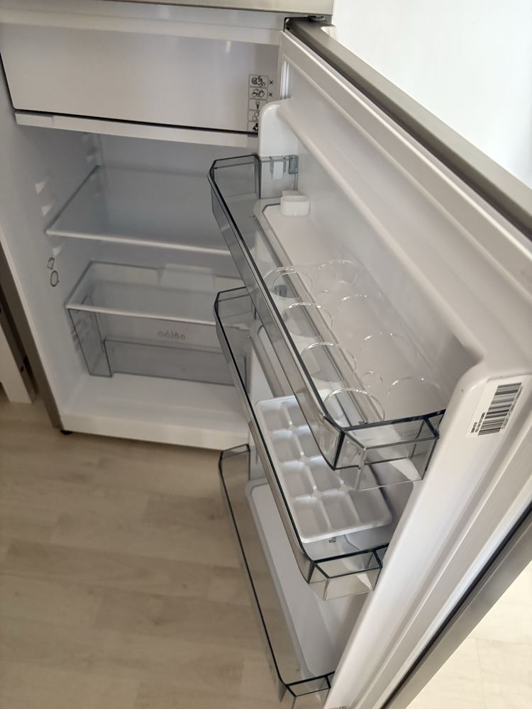 Frigider Sharp cu 1 usa