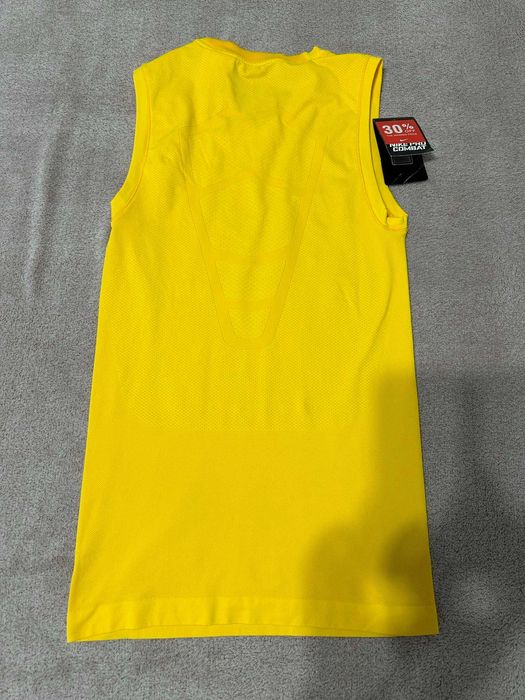 Maieu NIKE galben, tehnologie DRI-FIT, marimea XS