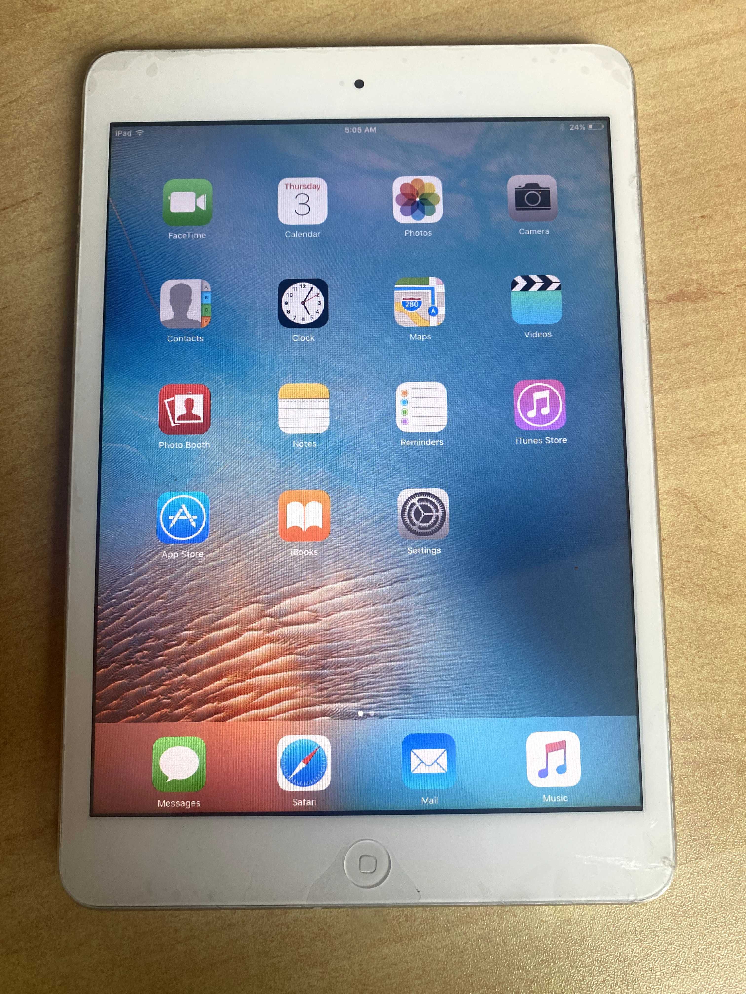 iPad mini A1432 16GB много запазен с протектор