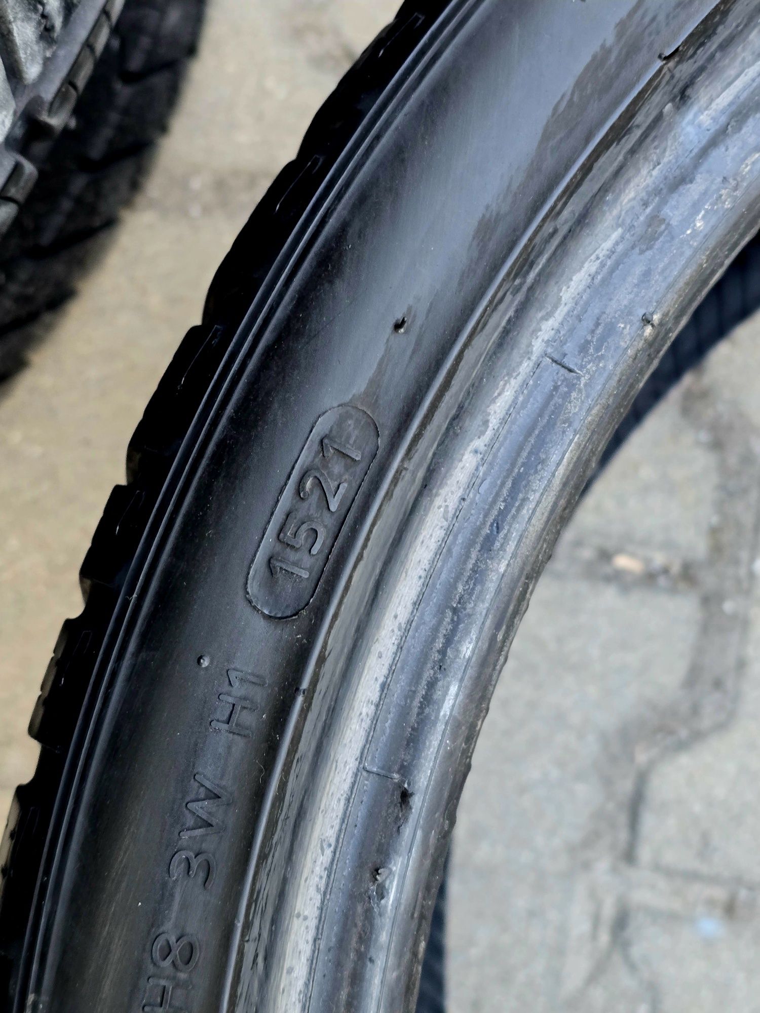 275 30 20  Hankook