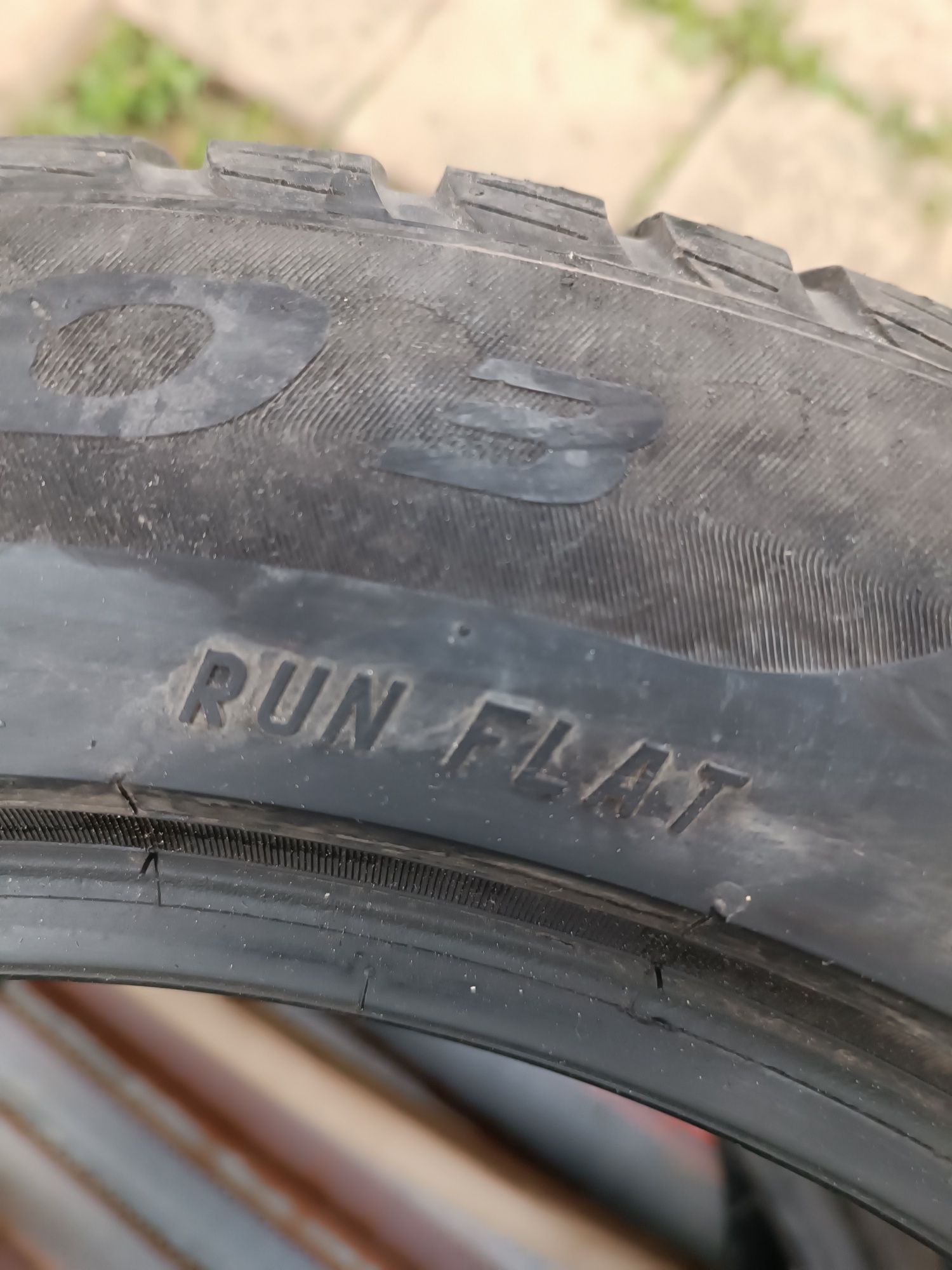 225/55/17 run flat Pirelli