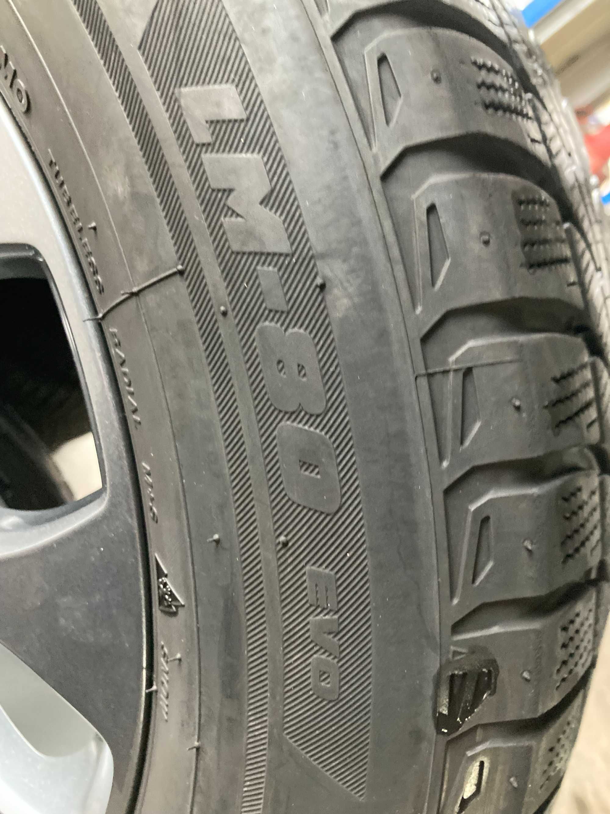 Jante Mercedes W253 GLC Anvelope vara Michelin Nexxen  235 60 18