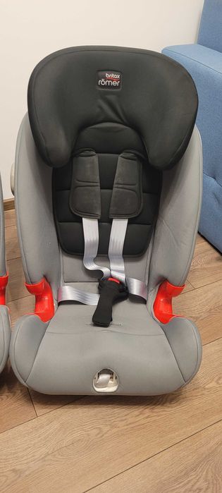 2 scaune masina Britax Romer Advansafix II, pret per buc