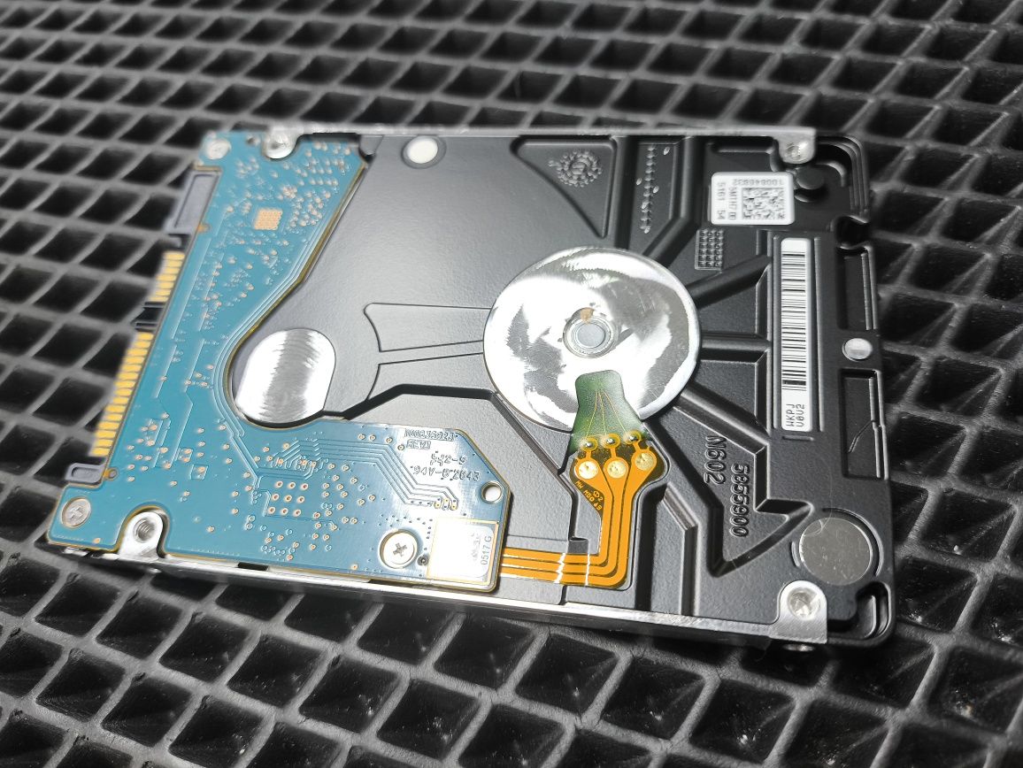 HDD диск для ноутбук 2.5 / 1000gb новое состояние/проверка.