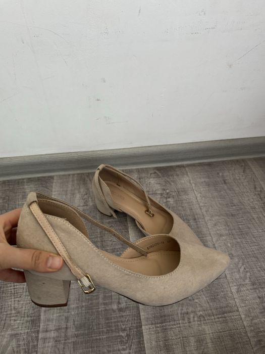 Продам туфли замшевые