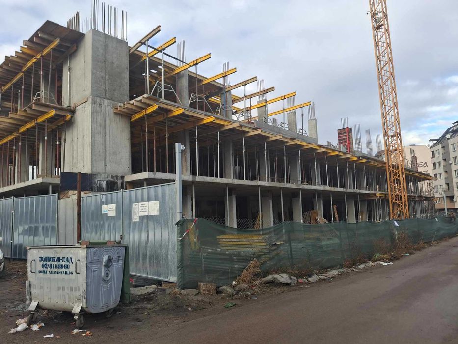 Продава се Тристаен апартамент в София, Люлин 8 - 106 кв.м за 1951 €/кв.м - Снимка #2