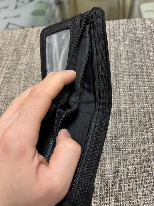 Мъжки портфейл Victorinox Bi-Fold RFID