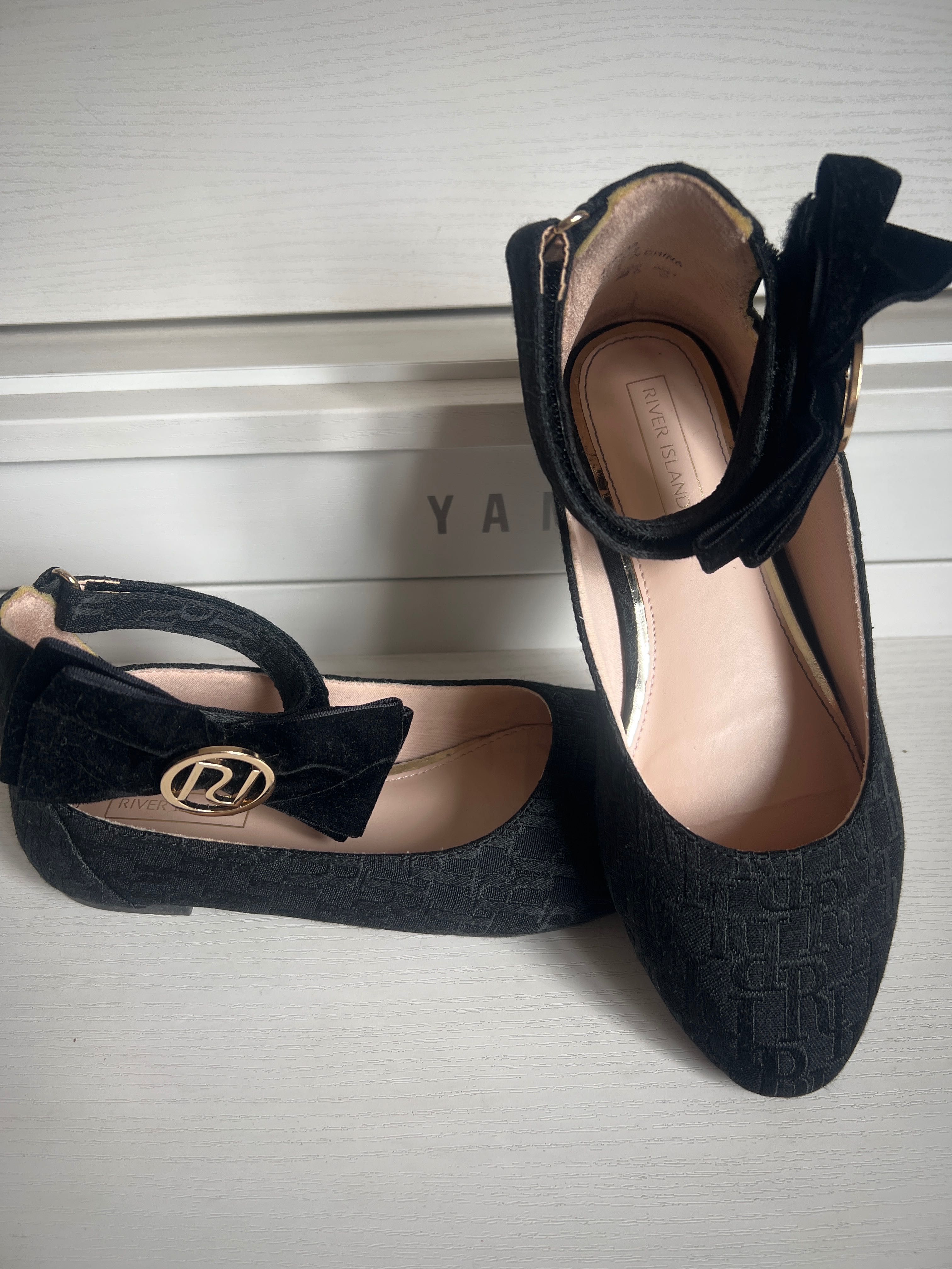 Детски обувки •River Island •
