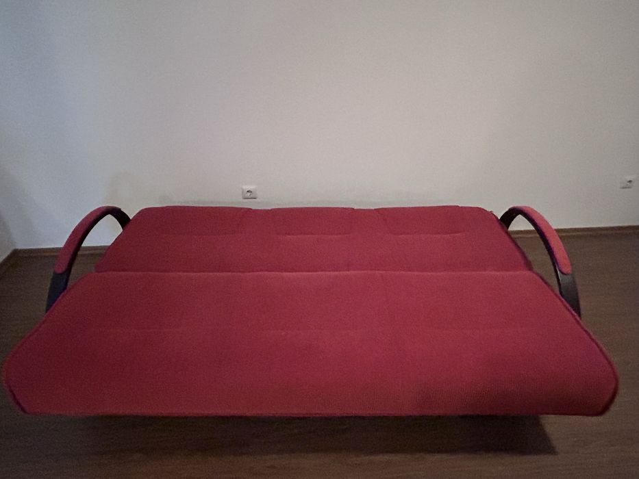 Гардероб, рамка за спалня, шкафчета за кухня и диван  за 100 лева