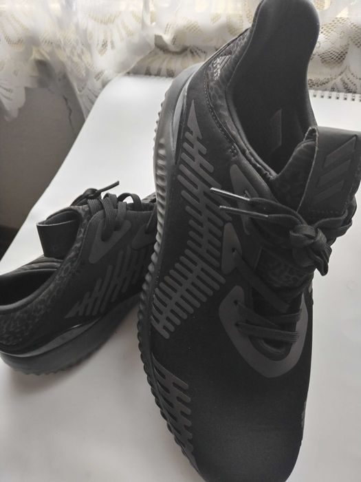 Маратонки Adidas. Чисто нови