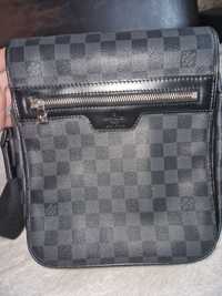 Мъжка чанта Louis Vuitton оригинална, 850лв.