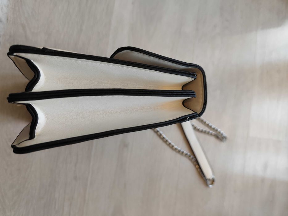 Geanta de umăr Guess