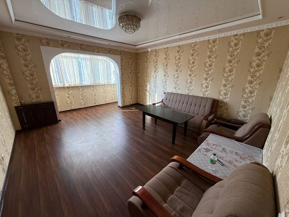 Продаю квартиру на Паркентком ресторан Уммон 3х комнатная